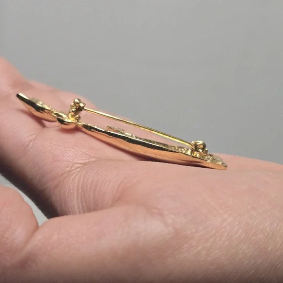 Vintage Gold Tone Cat Brooch Pin Rhinestone Eyes & Bow Kitty Feline Jewelry Gift - Picture 4 of 5